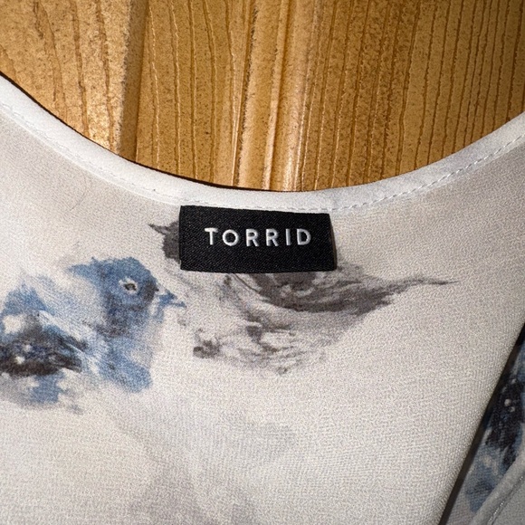 Torrid 3X Women's Bird Print Blouse Top Plus Size - Picture 3 of 7